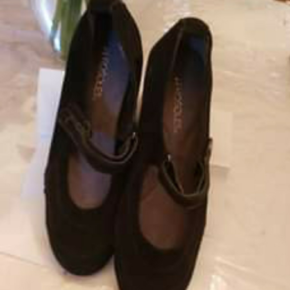 Black Suede Aresoles shoes